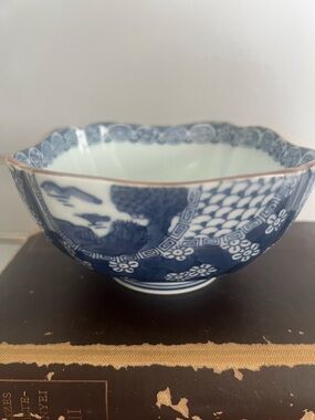 Japanese Blue and White Decorative Porcelain Rice Bowl - Classic Pattern